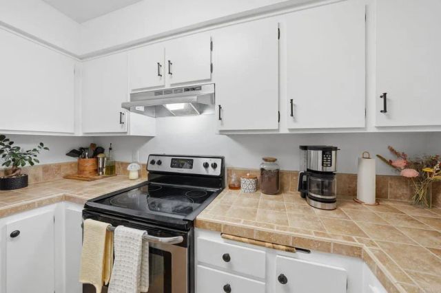 1385 Caminito Gabaldon E, San Diego, CA 92108