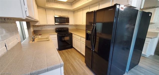 5088 JEFFREYS Street 202, Las Vegas, NV 89119