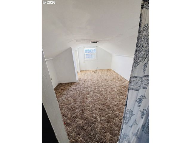 3800 E St, Springfield, OR 97478