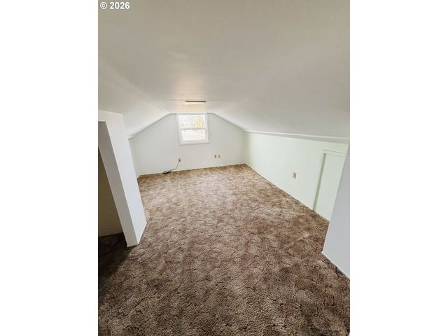 3800 E St, Springfield, OR 97478