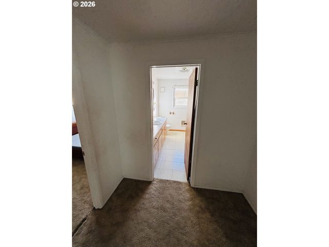 3800 E St, Springfield, OR 97478