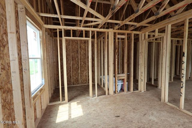 2140 Ellen Drive, Holland, OH 43528