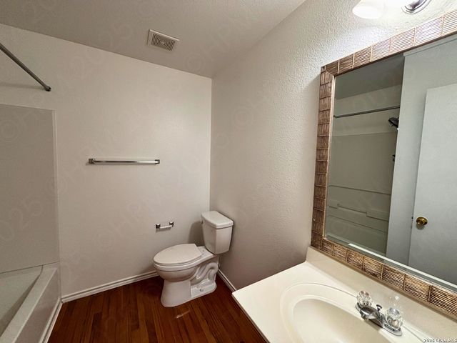 8031 Ferndale Oaks, San Antonio, TX 78249