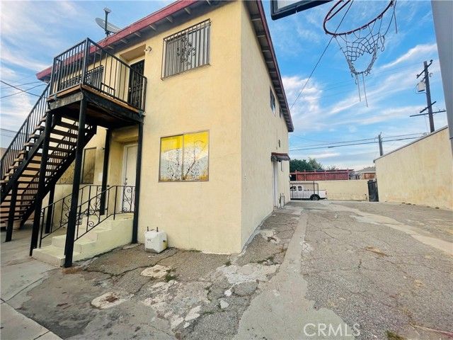 5609 E Beverly Boulevard, East Los Angeles, CA 90022