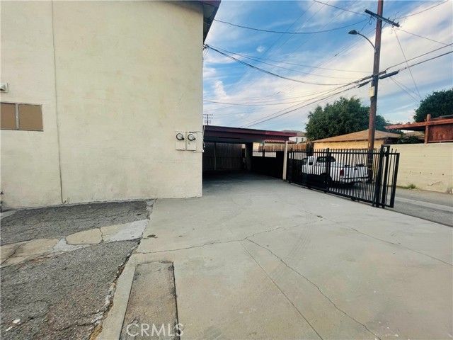 5609 E Beverly Boulevard, East Los Angeles, CA 90022