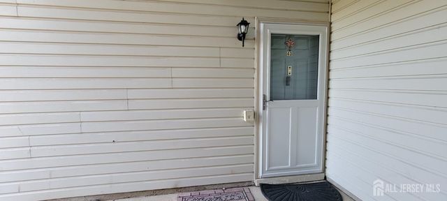 43 Crabapple Lane, Franklin, NJ 08823
