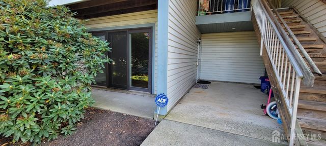 43 Crabapple Lane, Franklin, NJ 08823