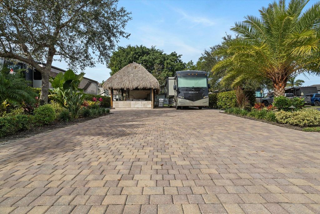 204 N Cortez Drive 204, Margate, FL 33068