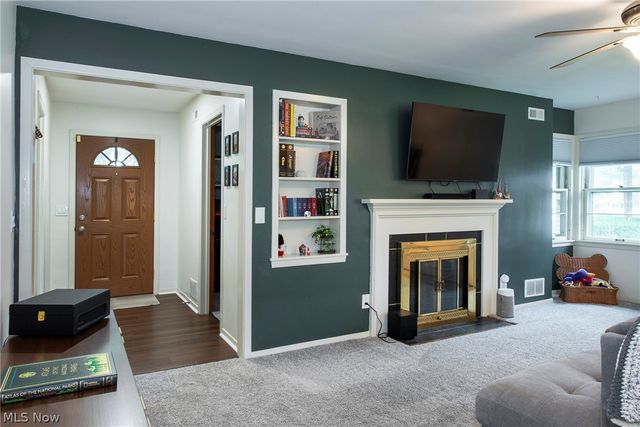 131 Edgewood Drive, Berea, OH 44017