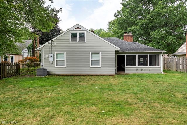 131 Edgewood Drive, Berea, OH 44017