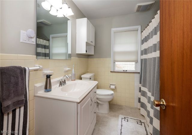 131 Edgewood Drive, Berea, OH 44017