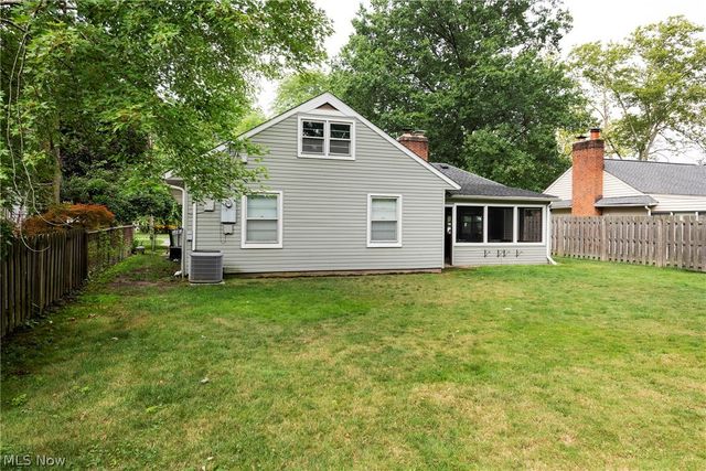 131 Edgewood Drive, Berea, OH 44017