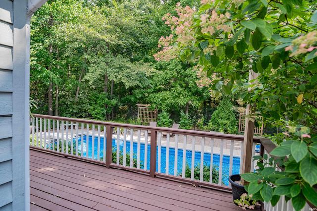 7107 Pine Lake Road, Fort Wayne, IN 46814