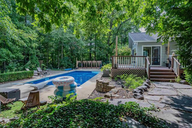 7107 Pine Lake Road, Fort Wayne, IN 46814