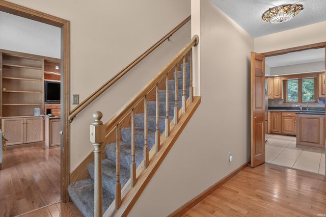 7107 Pine Lake Road, Fort Wayne, IN 46814