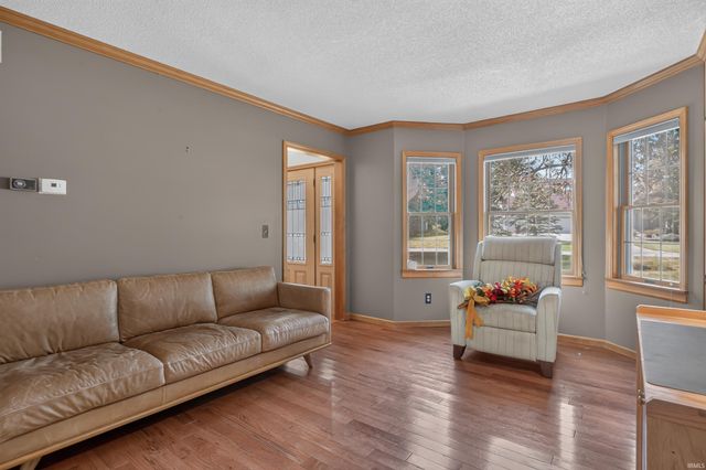 7107 Pine Lake Road, Fort Wayne, IN 46814