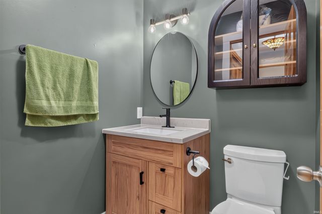 7107 Pine Lake Road, Fort Wayne, IN 46814