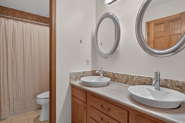 7107 Pine Lake Road, Fort Wayne, IN 46814