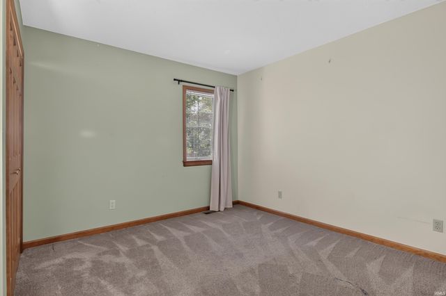 7107 Pine Lake Road, Fort Wayne, IN 46814
