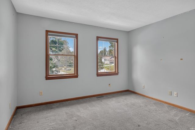 7107 Pine Lake Road, Fort Wayne, IN 46814