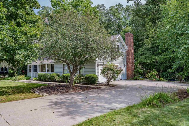 7107 Pine Lake Road, Fort Wayne, IN 46814