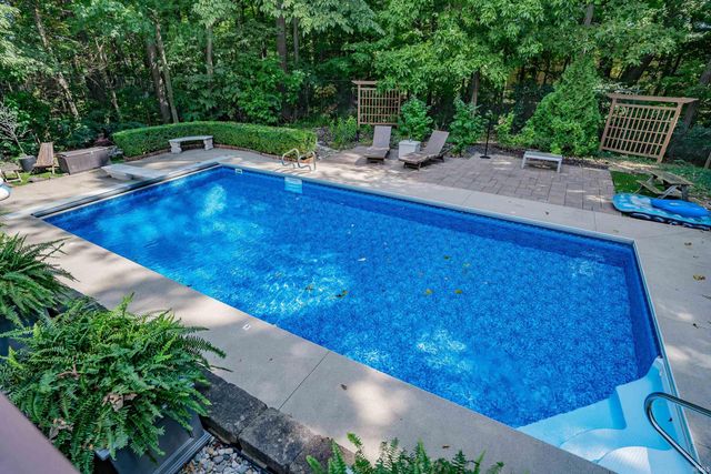 7107 Pine Lake Road, Fort Wayne, IN 46814