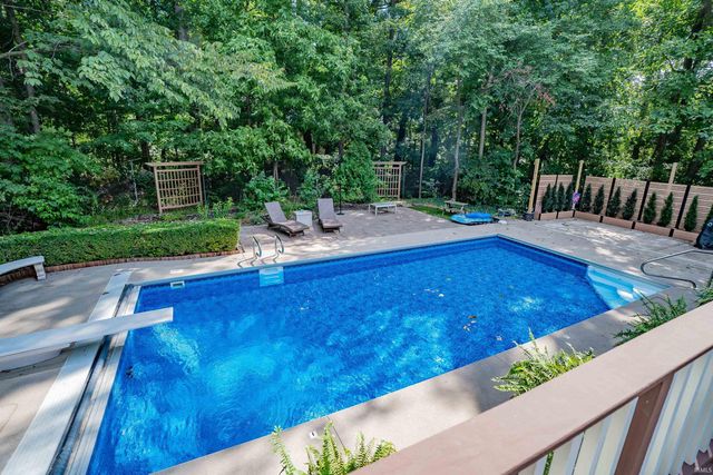7107 Pine Lake Road, Fort Wayne, IN 46814