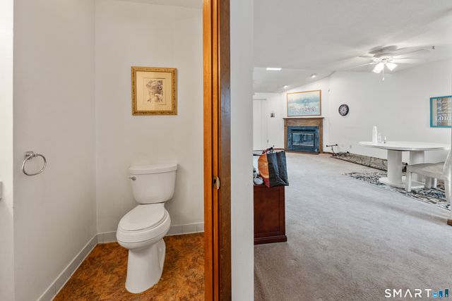4 Winchester Court, Farmington, CT 06032