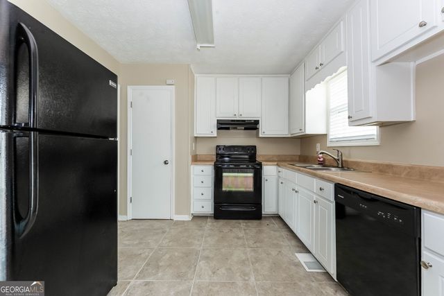 2697 Heritage Lane, Morrow, GA 30260