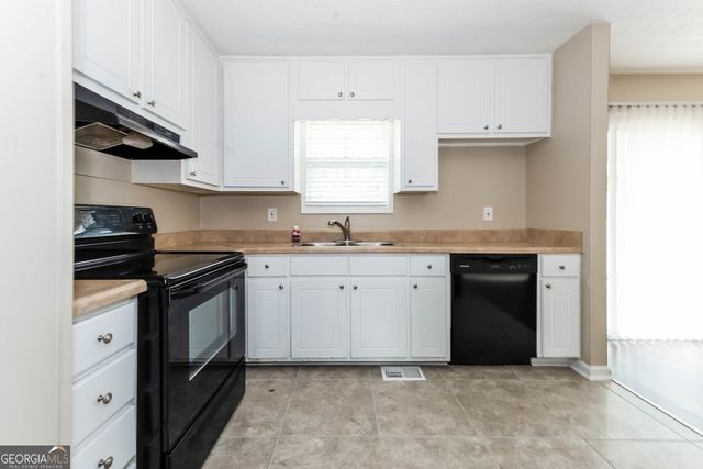 2697 Heritage Lane, Morrow, GA 30260