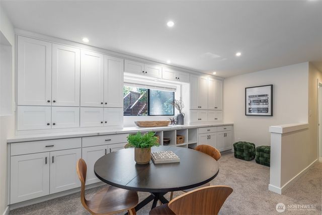 300 Mt. Pilchuck Avenue SW, Issaquah, WA 98027