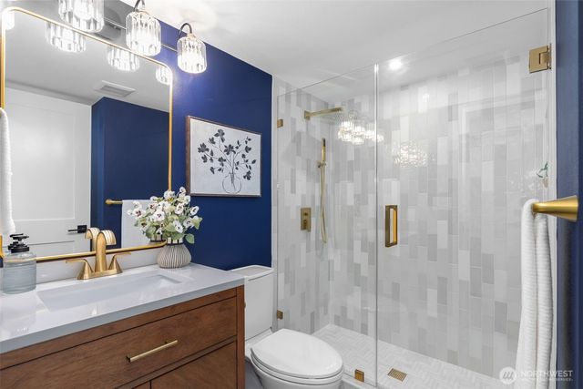 300 Mt. Pilchuck Avenue SW, Issaquah, WA 98027