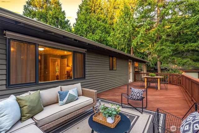 300 Mt. Pilchuck Avenue SW, Issaquah, WA 98027