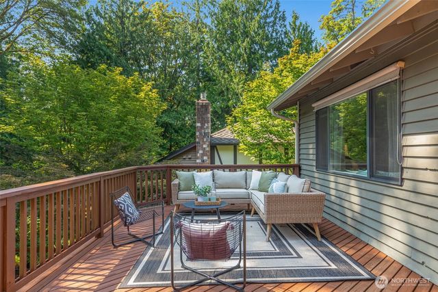 300 Mt. Pilchuck Avenue SW, Issaquah, WA 98027