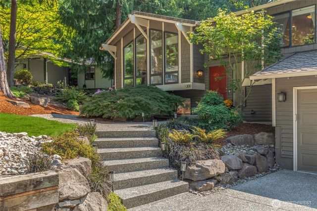 300 Mt. Pilchuck Avenue SW, Issaquah, WA 98027
