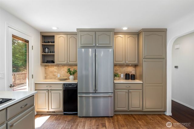 300 Mt. Pilchuck Avenue SW, Issaquah, WA 98027