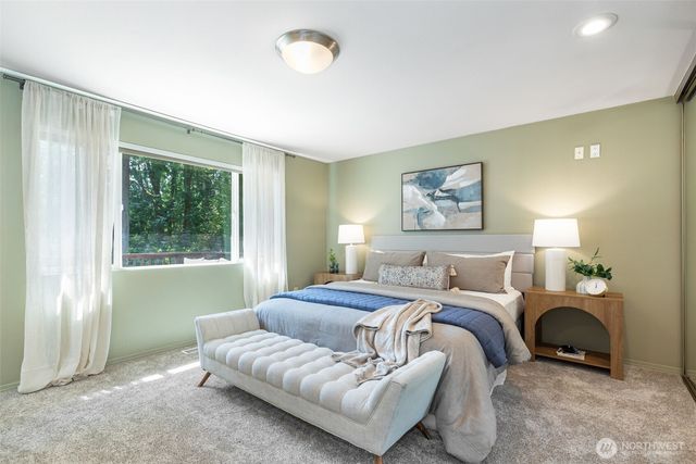 300 Mt. Pilchuck Avenue SW, Issaquah, WA 98027