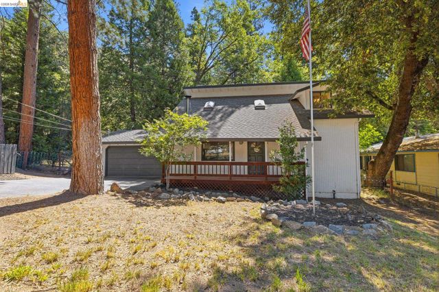 22255 W Crystal Falls CT, Sonora, CA 95370