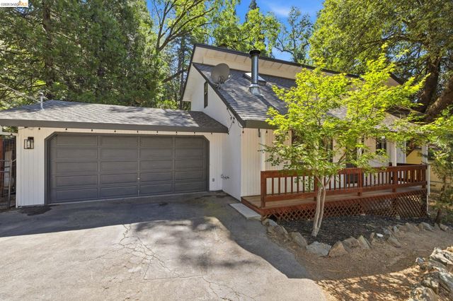 22255 W Crystal Falls CT, Sonora, CA 95370