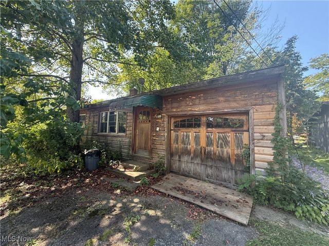 9128 Elm Street, Kirtland, OH 44094