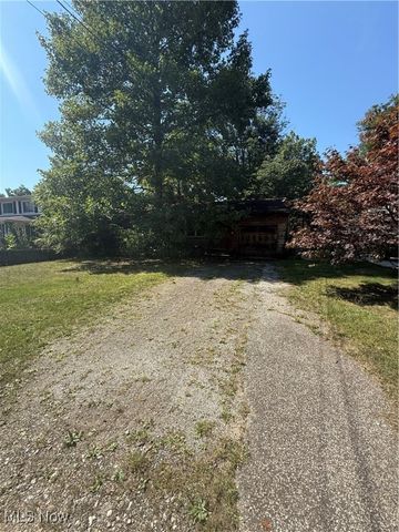 9128 Elm Street, Kirtland, OH 44094