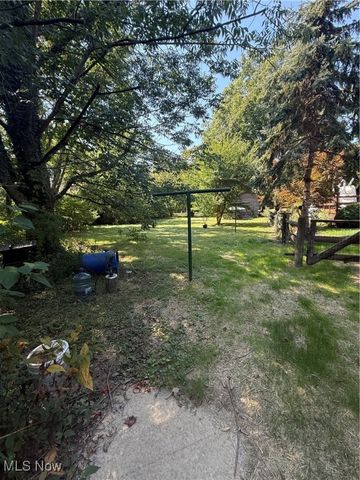 9128 Elm Street, Kirtland, OH 44094