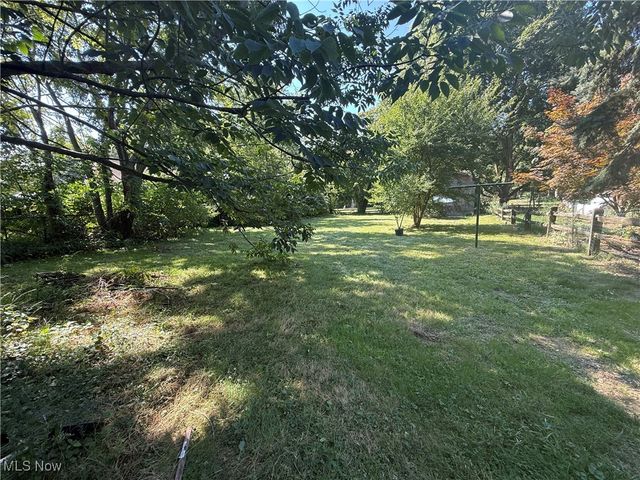 9128 Elm Street, Kirtland, OH 44094