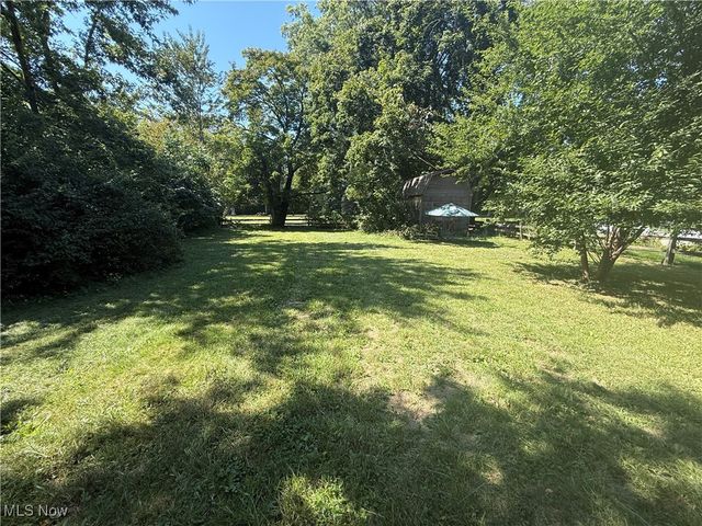 9128 Elm Street, Kirtland, OH 44094