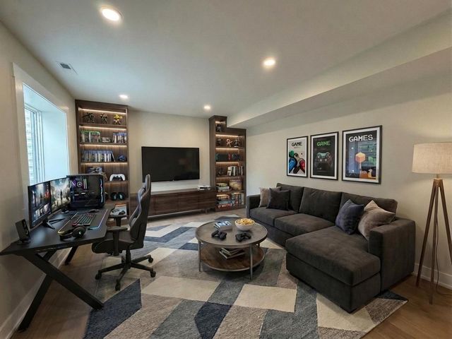 5535 Brookbank Road, Downers Grove, IL 60515