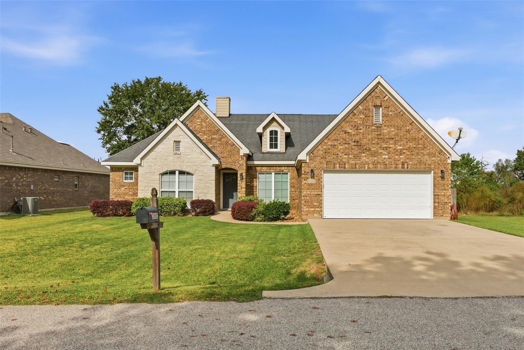 31602 Cypress Circle, Waller, TX 77484