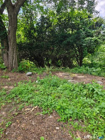849 Wintergreen Avenue, Hamden, CT 06514