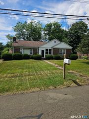 849 Wintergreen Avenue, Hamden, CT 06514