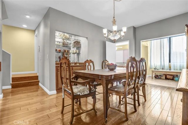 18242 Burbank Boulevard 8, Tarzana, CA 91356