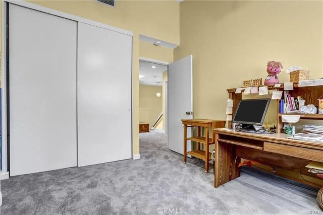 18242 Burbank Boulevard 8, Tarzana, CA 91356